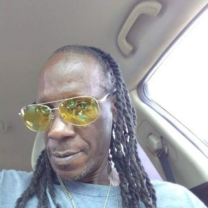 Meet your Posher, Leon